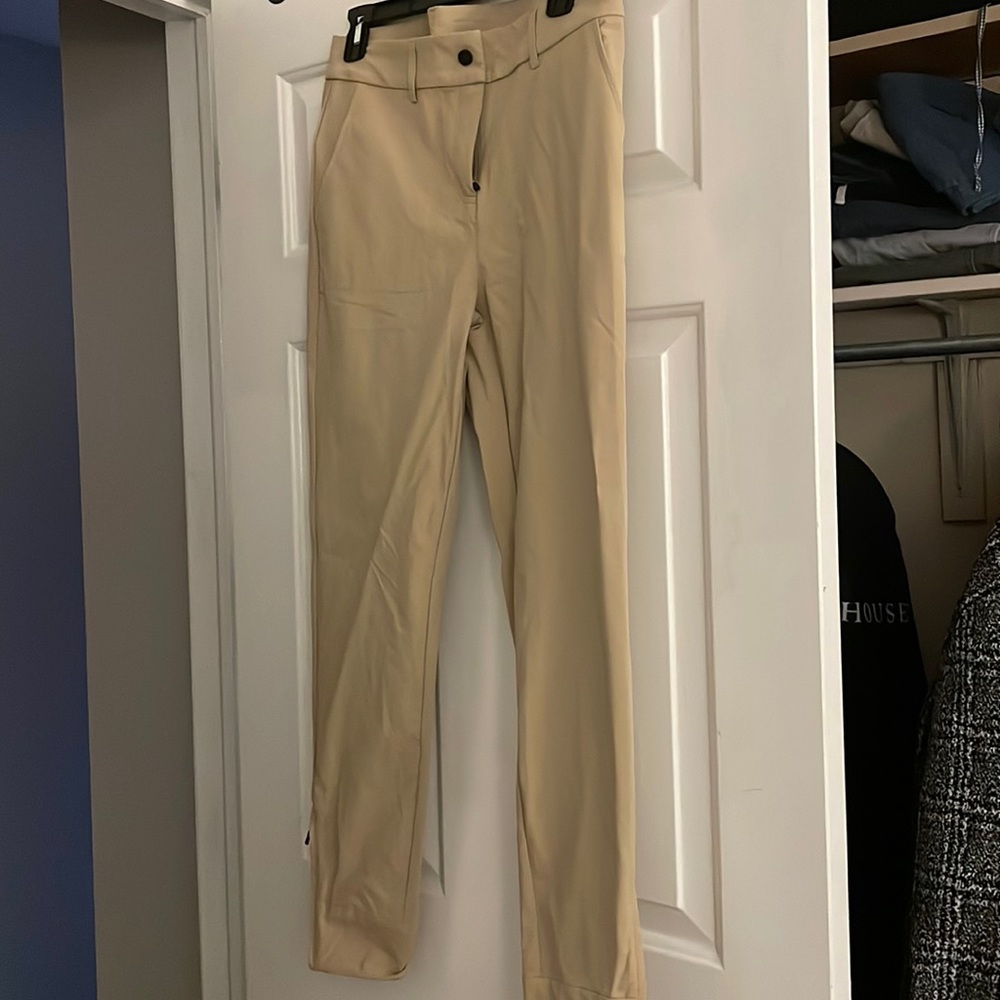 Hiverlay khaki women’s golf pants NEW WITHOUT TAGS. Never worn